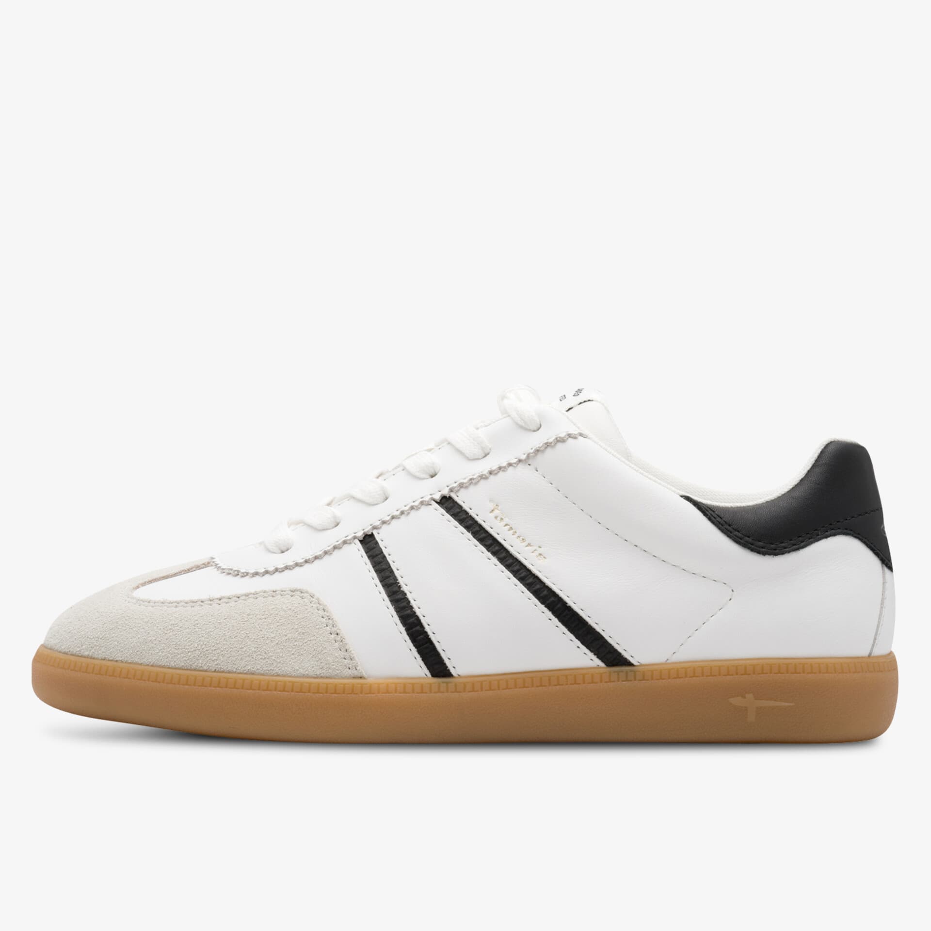 Moderner weißer Sneaker mit schwarzem Fersen-Detail und brauner Gummisohle, seitliche Ansicht